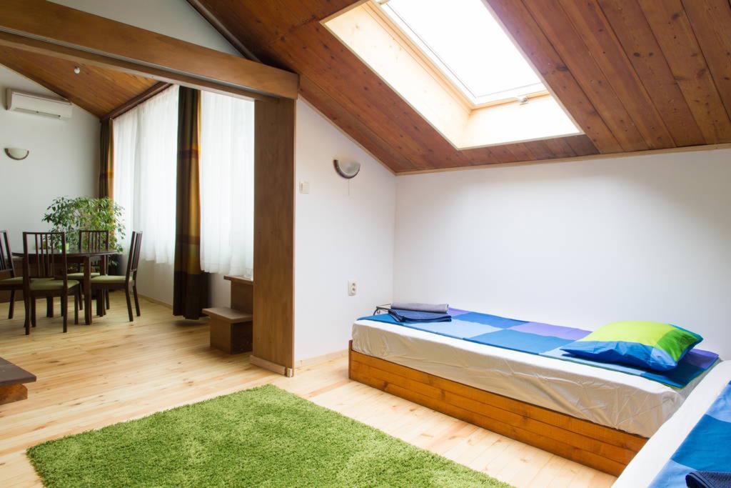 Appartement Artistic Penthouse à Sofia Extérieur photo